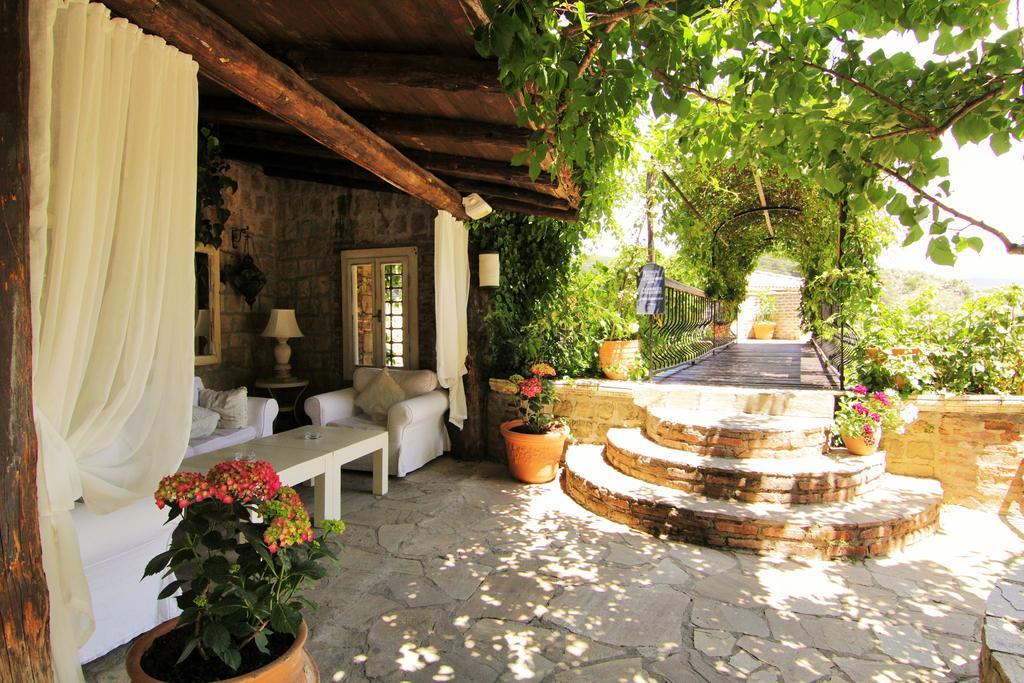 Manici Kasri Hotel Kucukkuyu Exterior photo